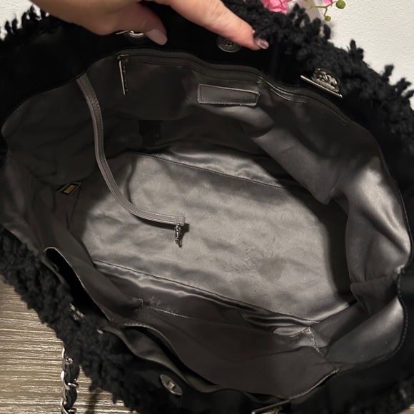 CHANEL Tweed Tote Bag - Picture 9 of 16